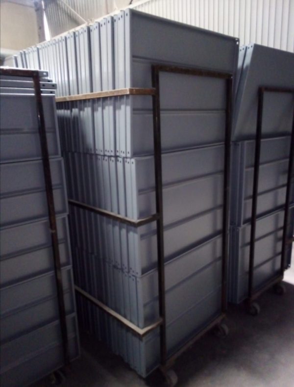 Charolas metalicas anaquel Charolas metalicas anaquel