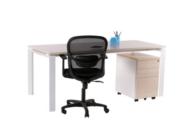 Escritorio sensillo Escritorio sensillo